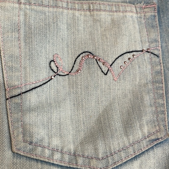 l.e.i. Y2K Light Wash Jean Mini Skirt Pink Stitch Crystal Embroidered Pockets - Picture 4 of 7
